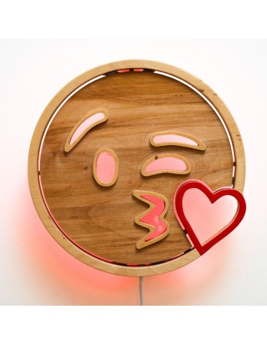 Applique Emoji Kiss LED RGB Smart Artigianale in Legno