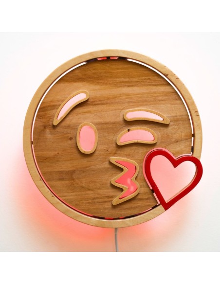 Applique Emoji Kiss LED RGB Smart Artigianale in Legno