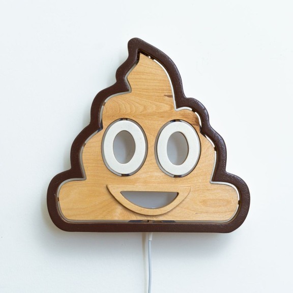 Applique Emoji Poo LED RGB Smart Artigianale in Legno